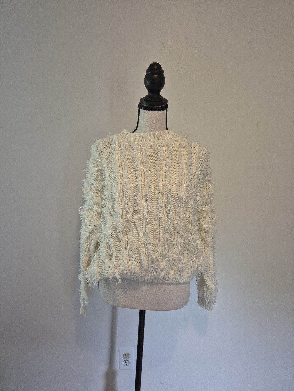 Women's Cream Fuzzy Cable Knit Crewneck Sweater Oceanus Medium